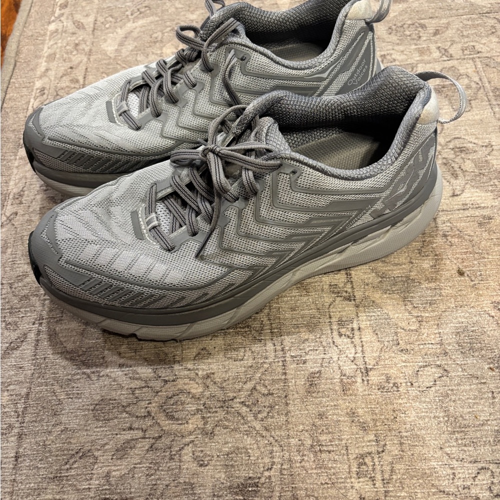 Hokas Clifton 4 size 8